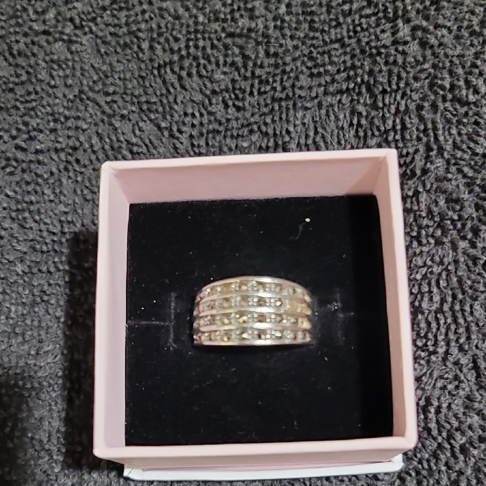 Elegant Silver Band Ring